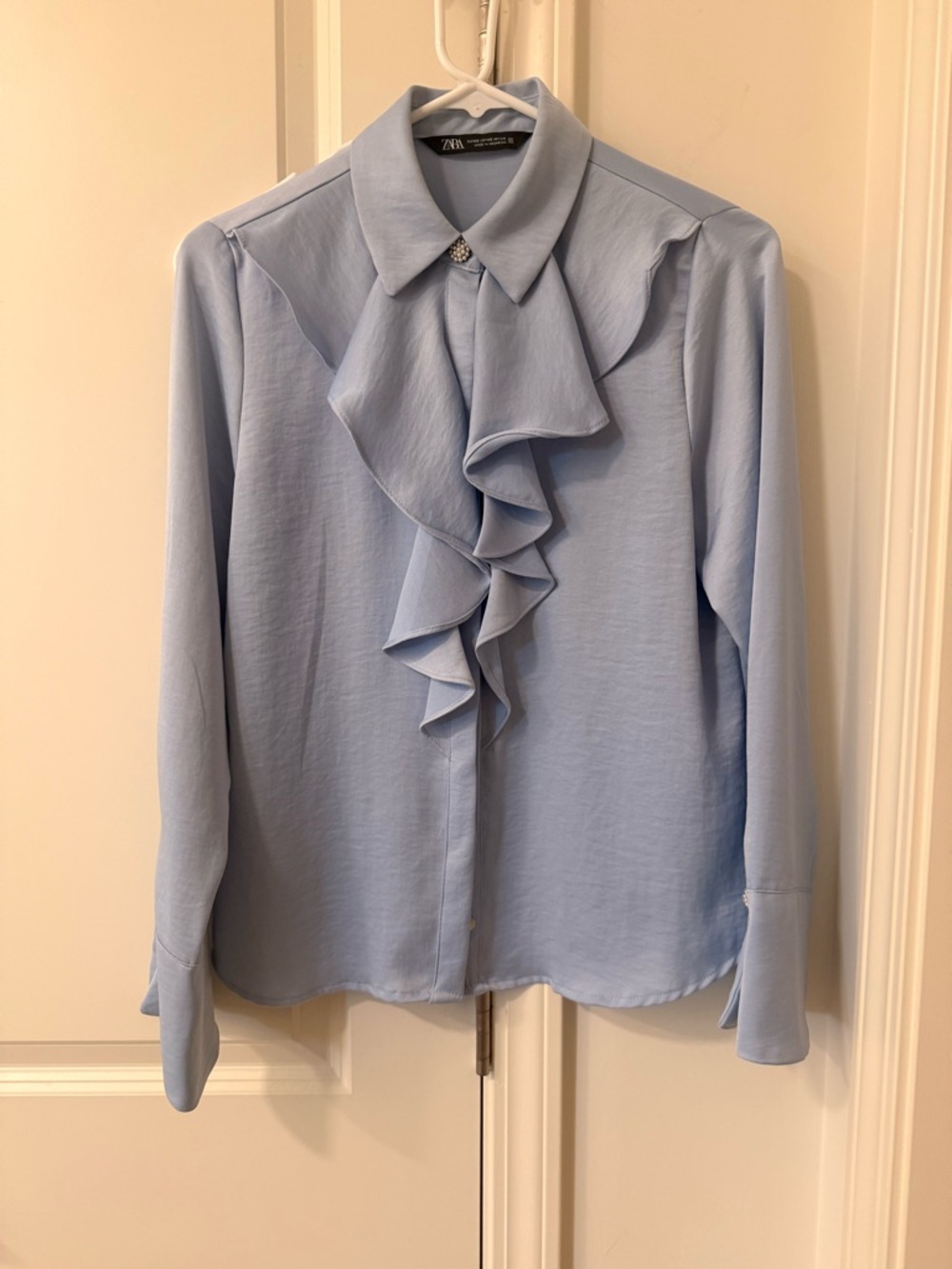 Excellent condition!

Zara Pale Blue Ruffle Front Button Blouse